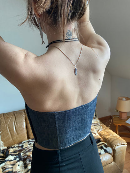 Bustier en jean et résille argentée – Pièce unique